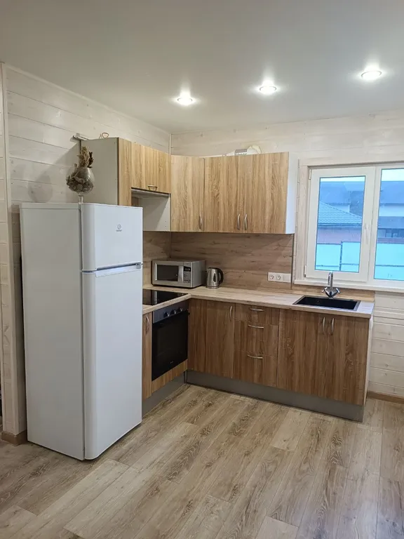 Уютный дом у леса