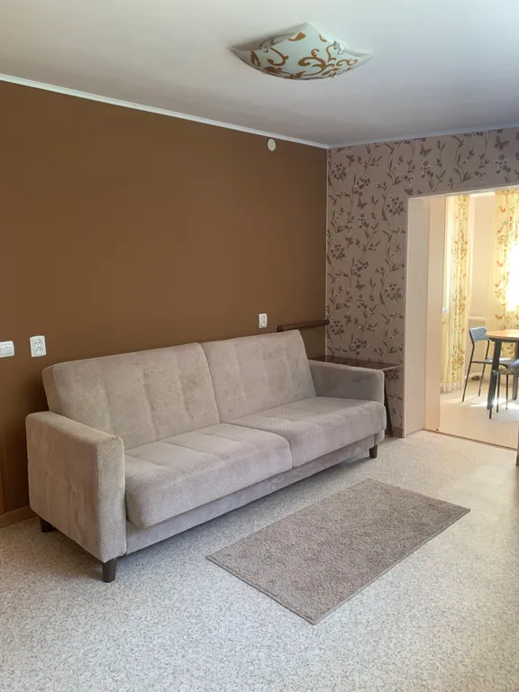 Дом со своим двором и парковкой