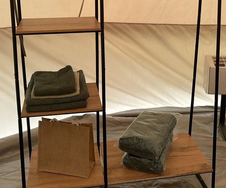 Шатер в саду