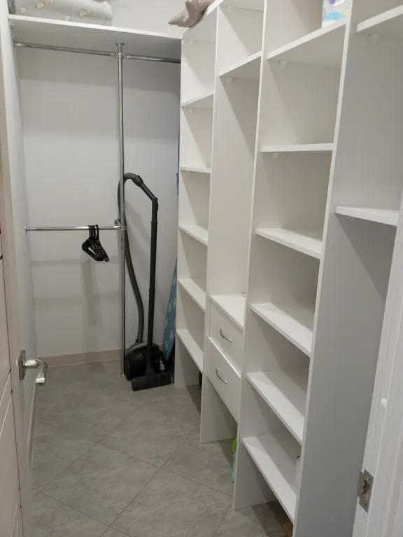 Уютная современная евродвушка с шикарным видом из панорамных окон