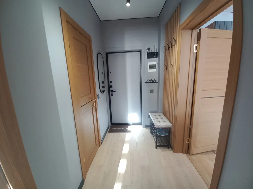 Уютная квартира с новым ремонтом в центре поселка