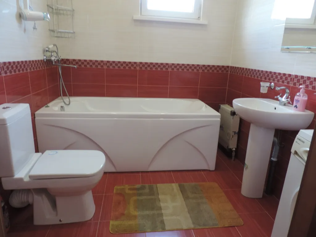 Дом возле Кипарисового озера