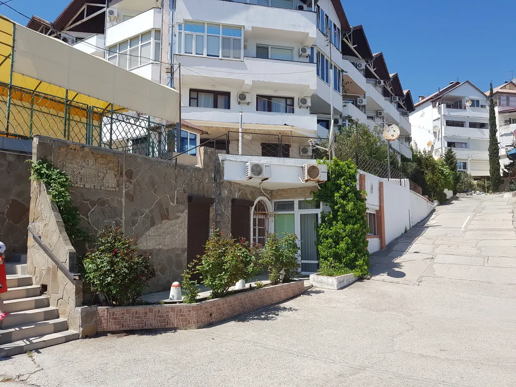 Апартаменты в Дельфине