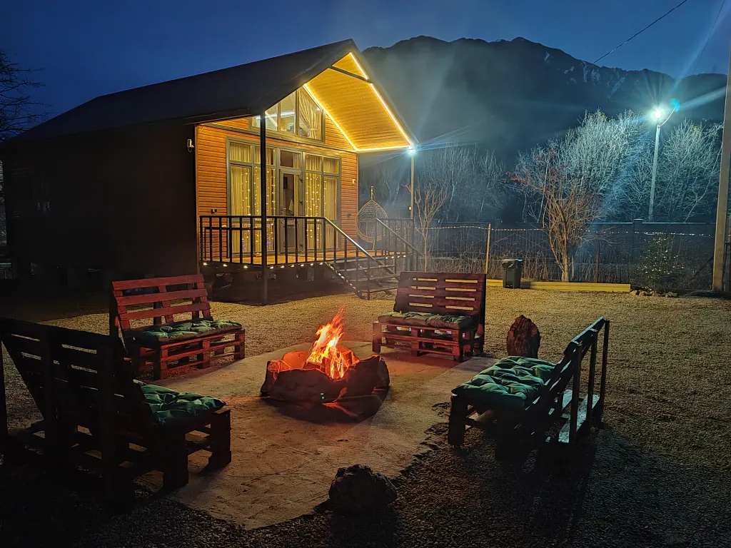 Коттедж Гостевой дом у озера — аренда посуточно в Теберда