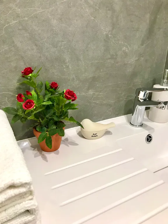 Уютная комната в центре города с дизайнерским ремонтом