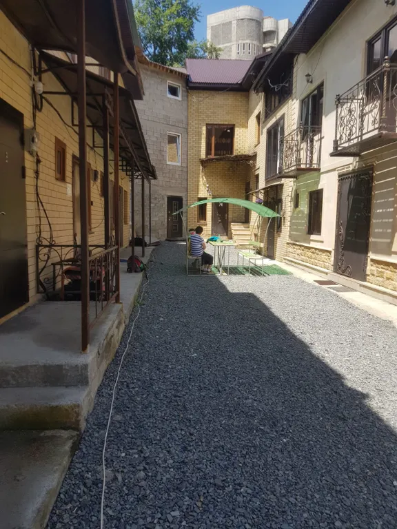 Новый трёхэтажный коттедж в центре