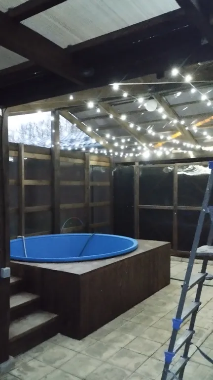 Стильный коттедж с баней и купелью