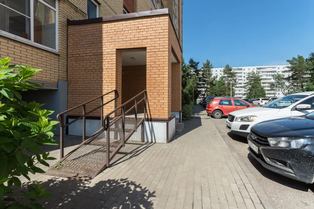 Яркая квартира недалеко от центра