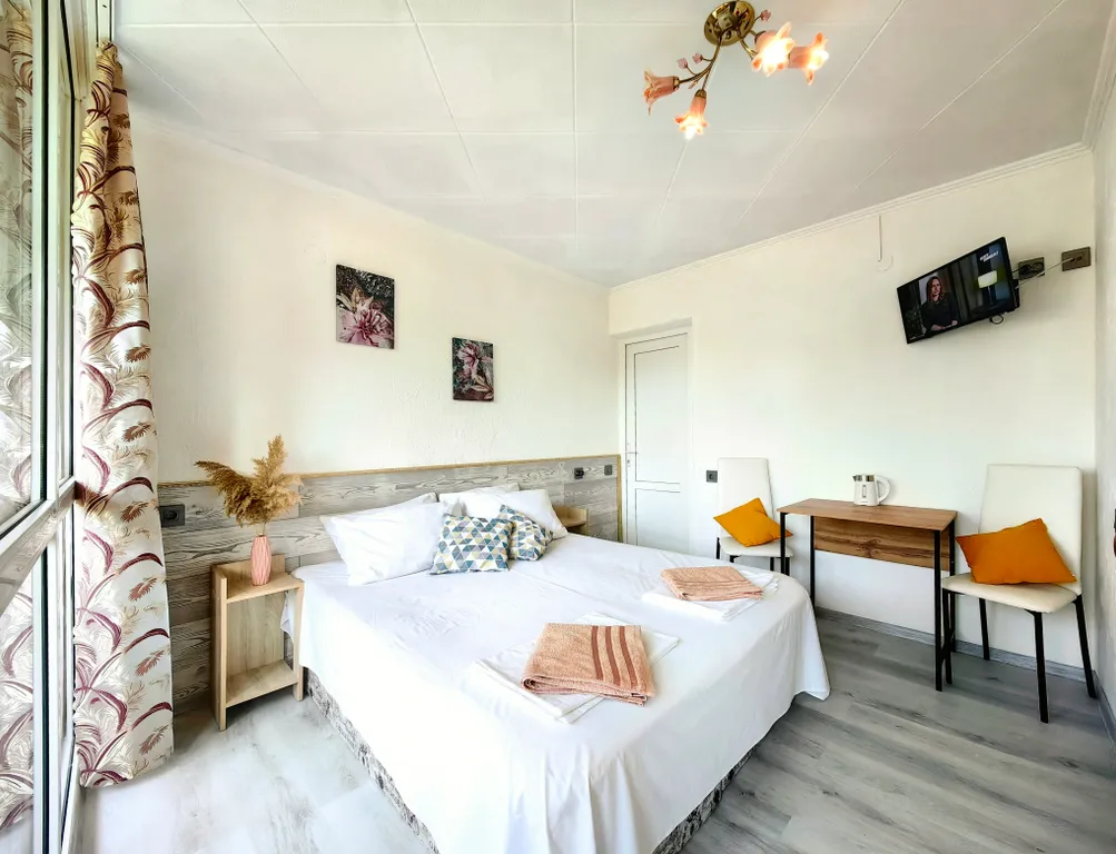 Улученный с. Балкон. Кондиционер. Микроволновка. Холодильник. Парковка