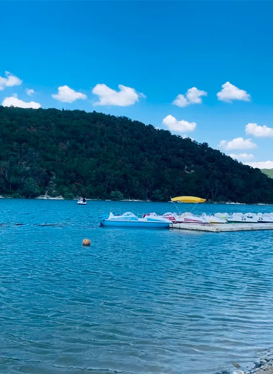 Уютная и стильная студия в горах между озером и морем