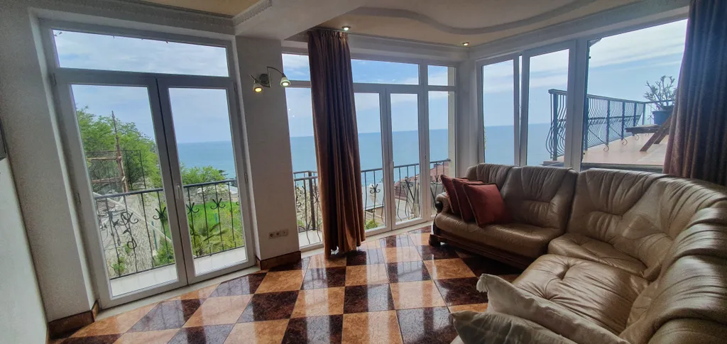 Квартира в 50 метрах от моря — аренда посуточно в Ялта