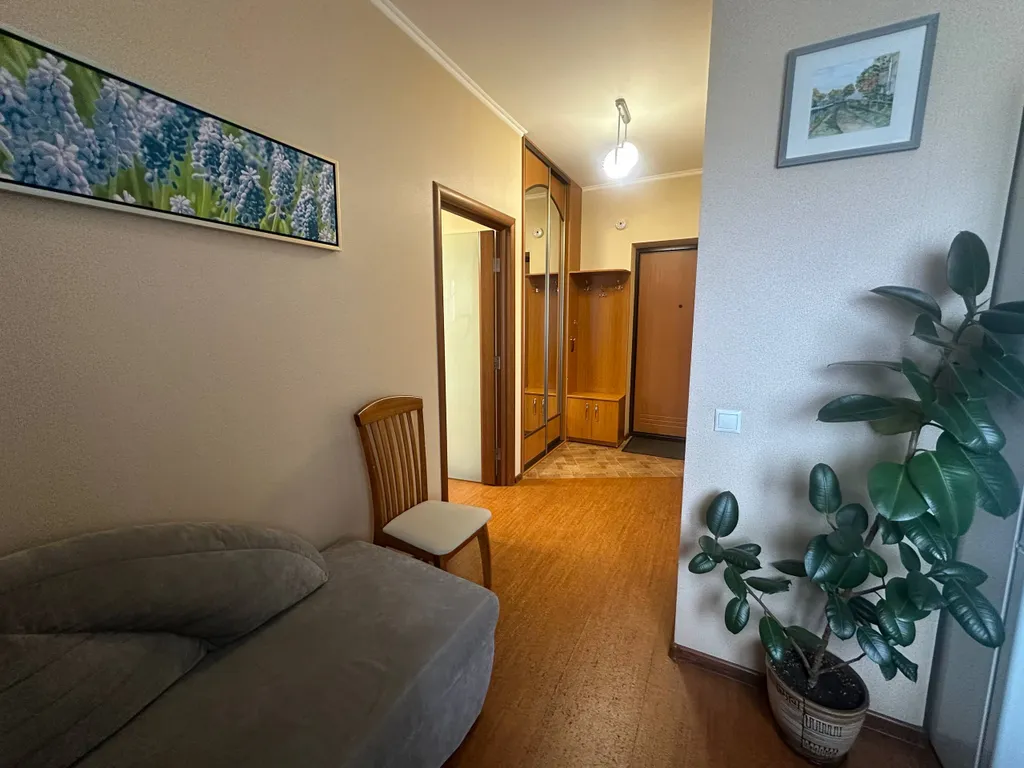 Аккуратная однокомнатная квартира возле живописного Лошицкого парка