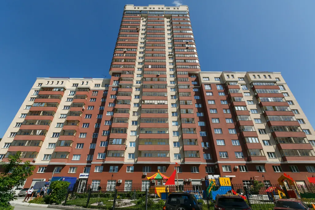 Квартира Улучшенная квартира с 2 спальнями — Новосибирск