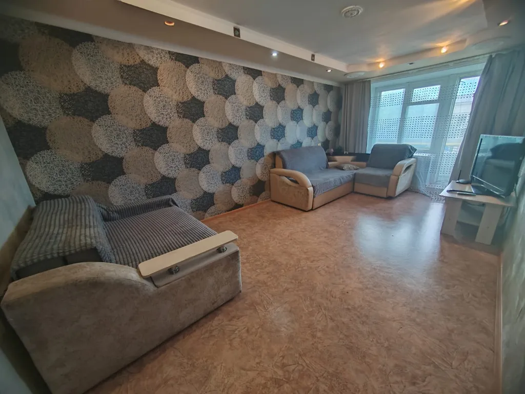 Трехкомнатная квартира в районе 5 километров Транснефть