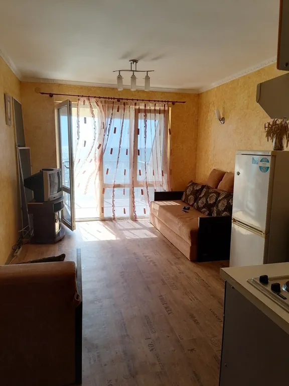 Квартира студия (эллинг) на первой линии  моря.