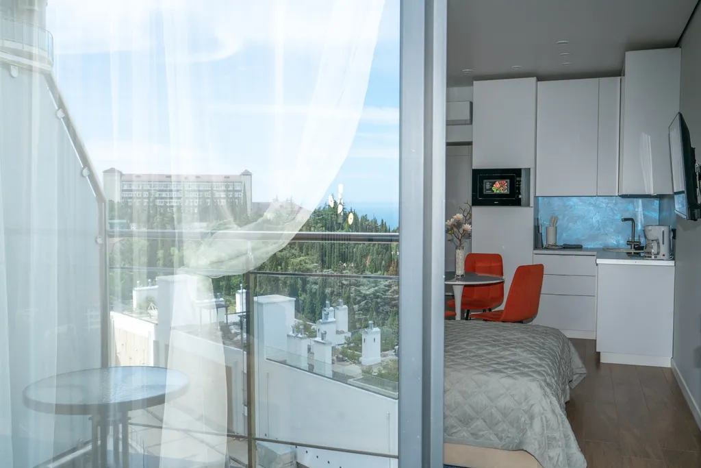 Дизайнерская студия ls-art-only you вид на море с 4 этажа