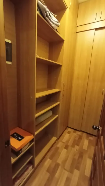 Двух комнатная квартира с изолированными комнатами около парка Горьког