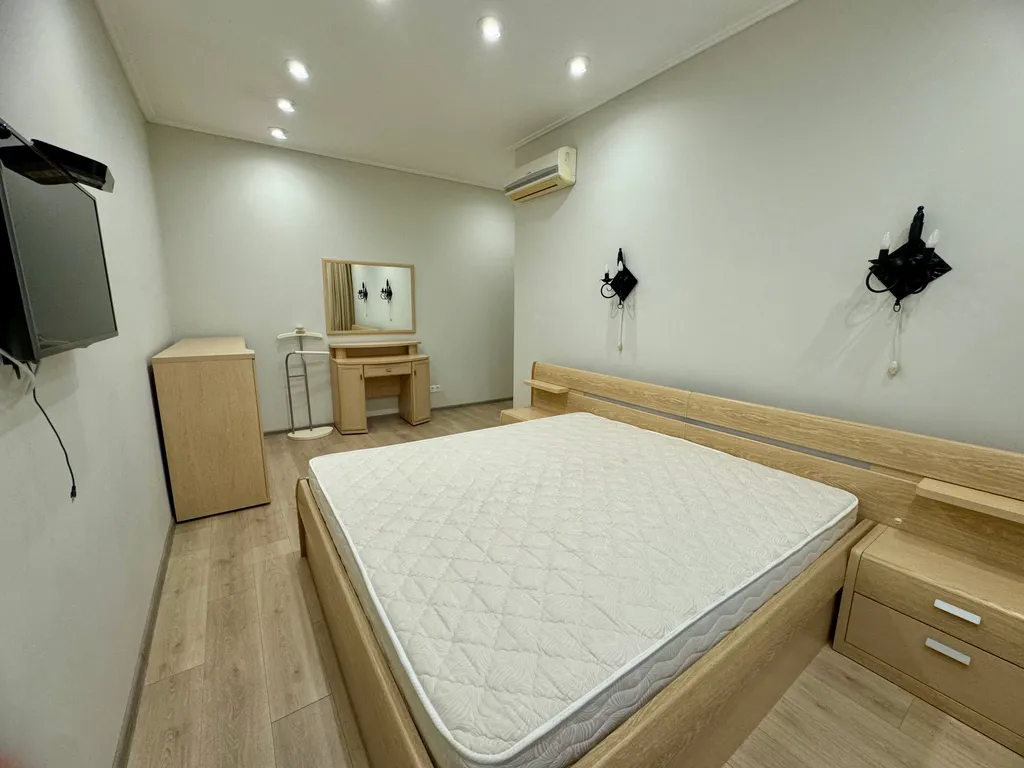 Дом с бассейном и баней у моря