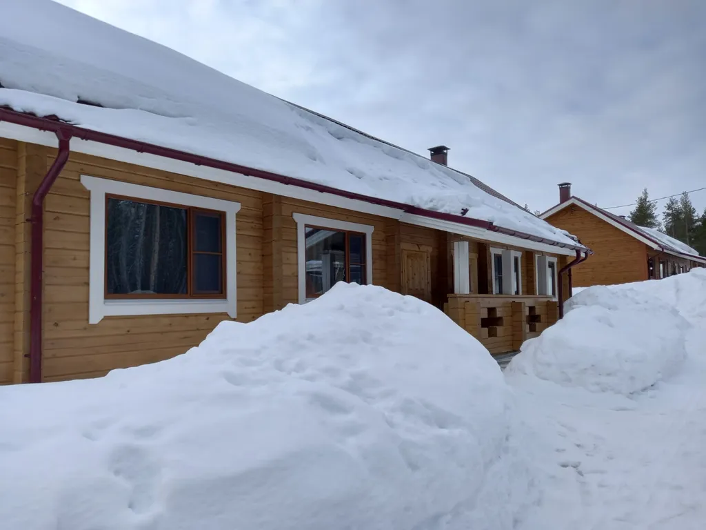 Уютный дом на берегу озера