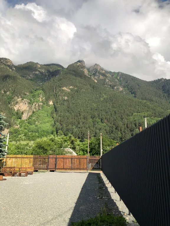 Уютный коттедж с видом на горы