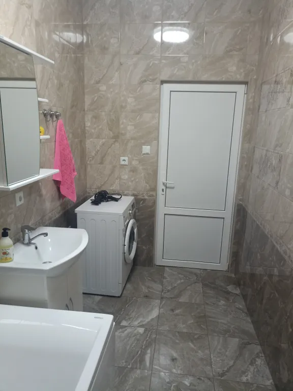 Дом с парковкой