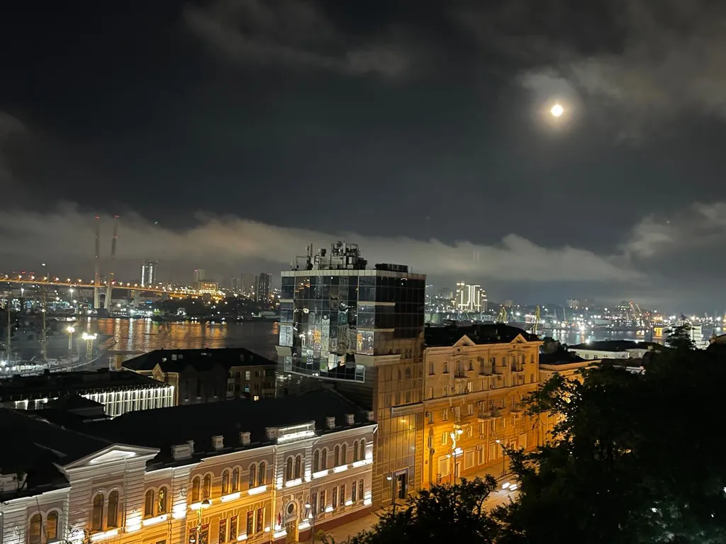 Квартира в сам центре у Белого дома с видом на площадь и Золотой мост