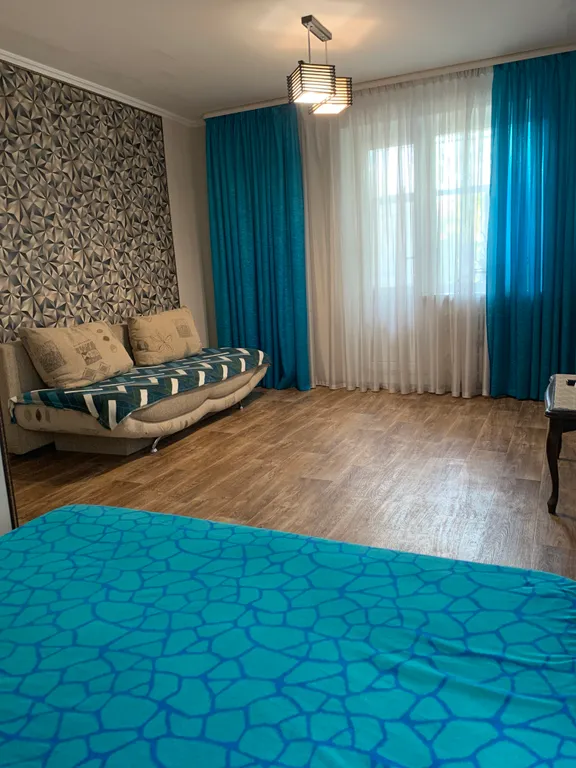 Уютная квартира с ремонтом в центре города — аренда посуточно в Волжский