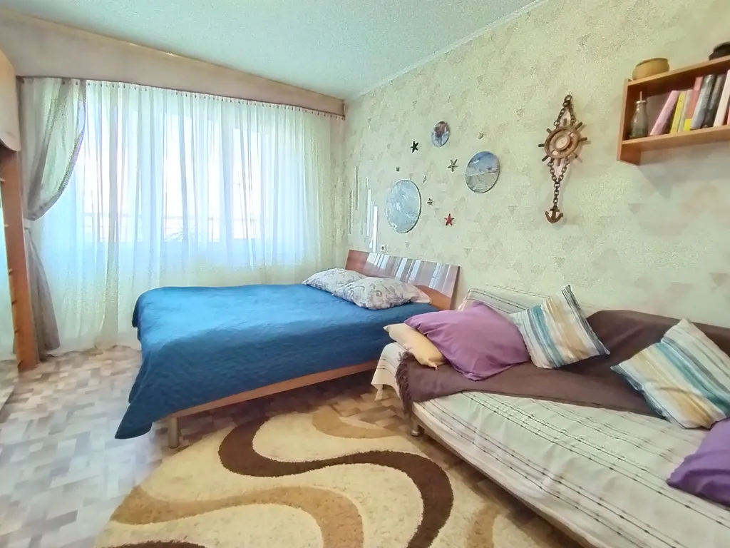 Уютная однокомнатная квартира, рядом тц, остановка