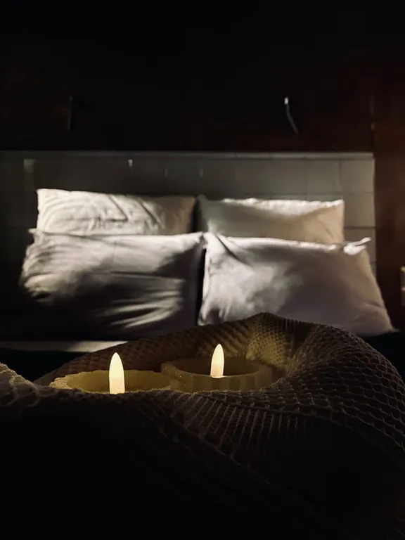 Коттедж Кемпинг на конюшне. Домик с видом на лошадей — Стеклянный