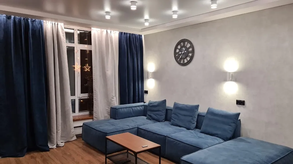 Стильная современная студия с дизайнерским ремонтом