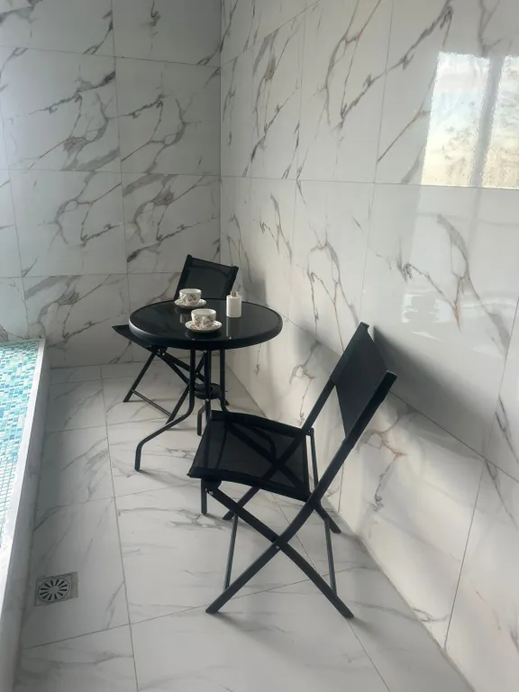 Дом с теплым бассейном и баней