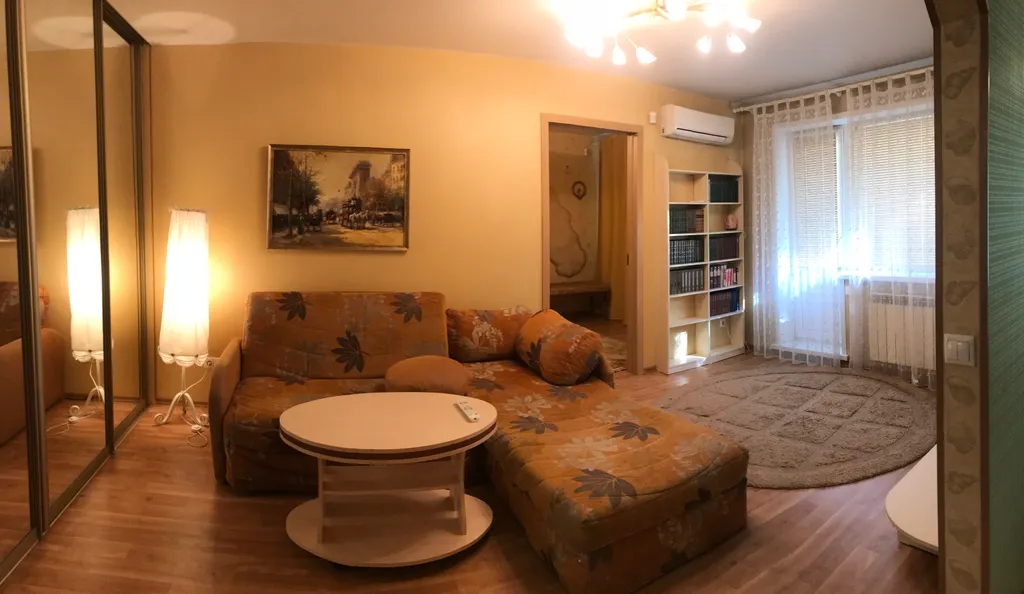 2-комнатная квартира с балконом на Ленина