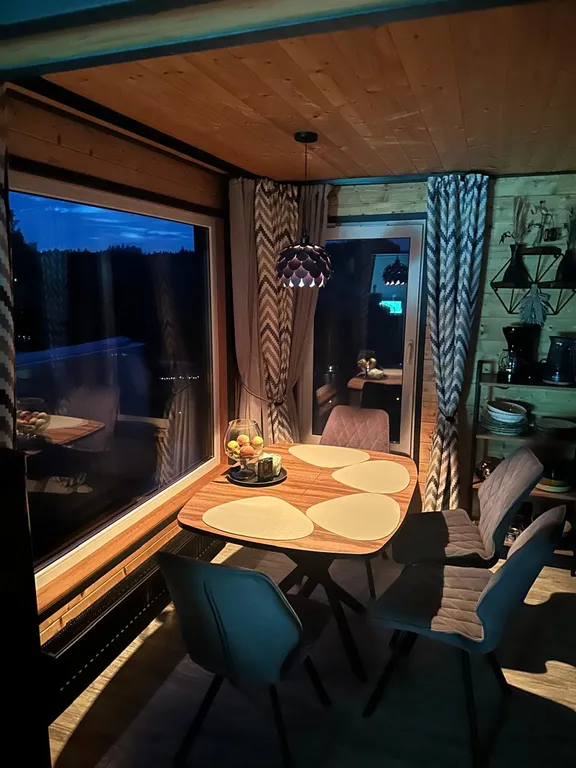 Шале у озера