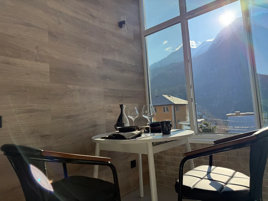 Квартира с шикарным видом на горы в центре Красной поляны