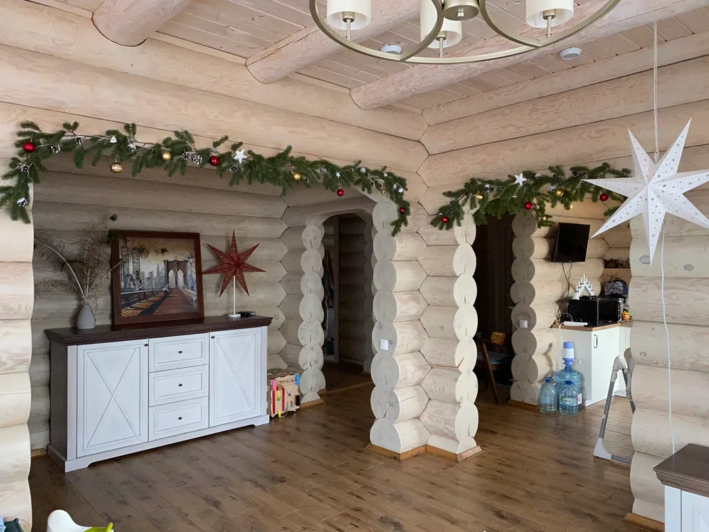 Деревянный комфортабельный дом на берегу озера