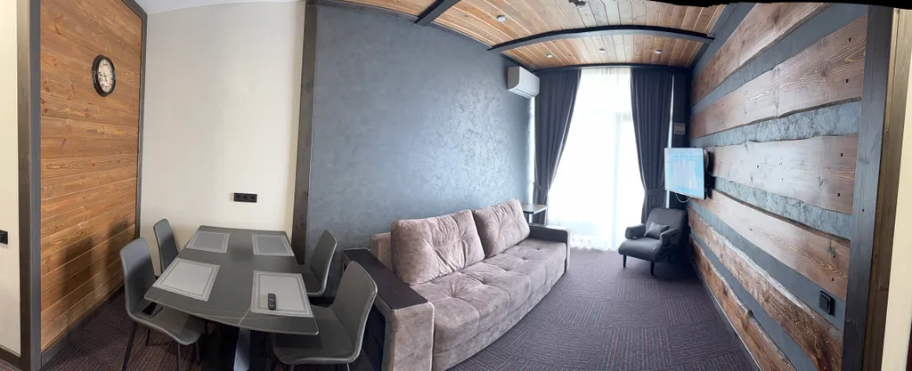 Семейный апартамент у озера на горнолыжном курорте Солнечная Долина