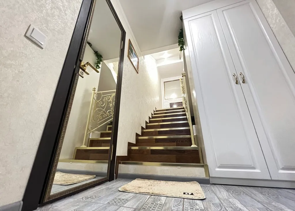 Дом на цветнике