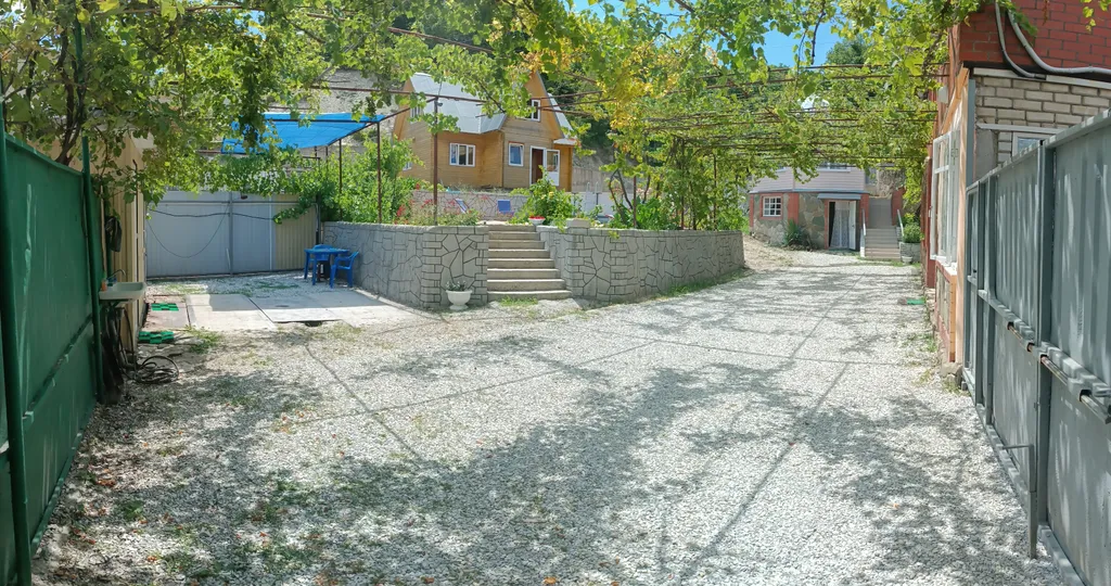 Коттеджи с бассейном