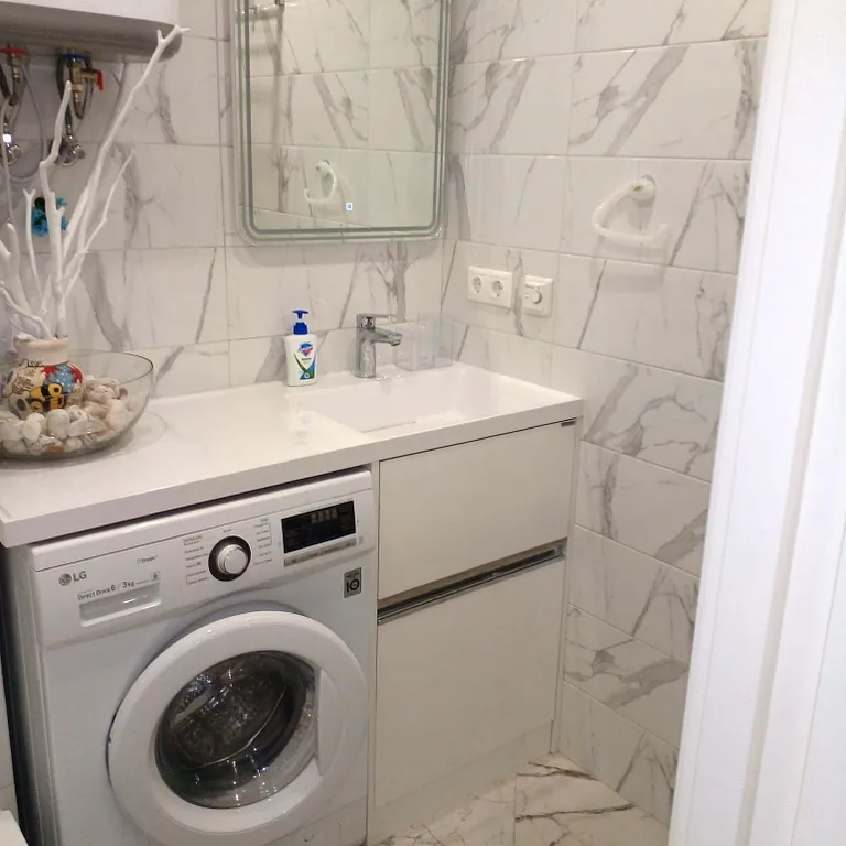 Квартира со свежим ремонтом рядом с морем