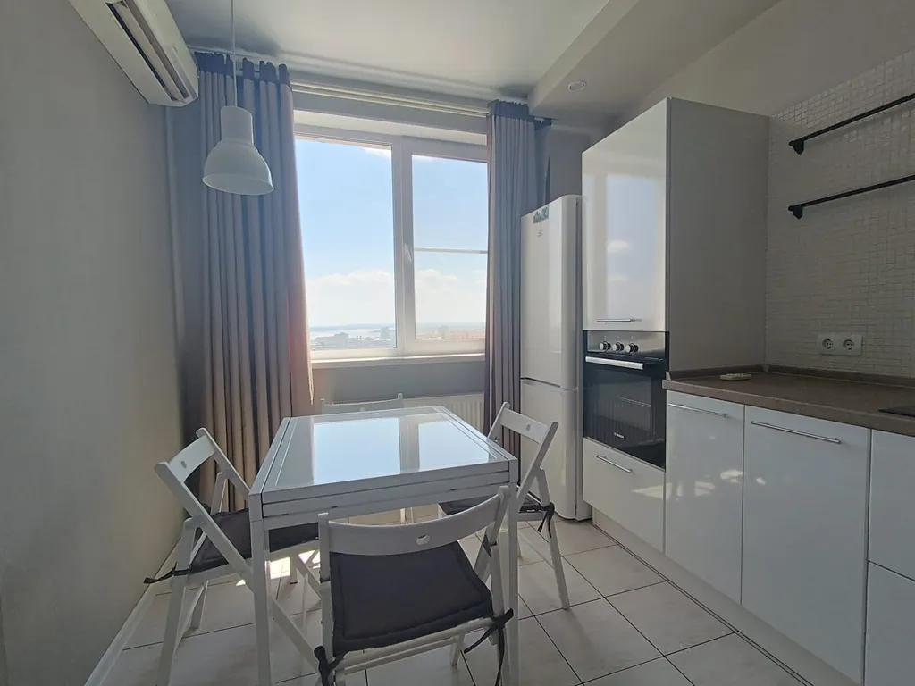 Видовая евротрешка у Мамаева Кургана в центре