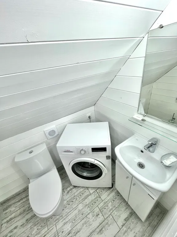 Благоустроенный дом у реки