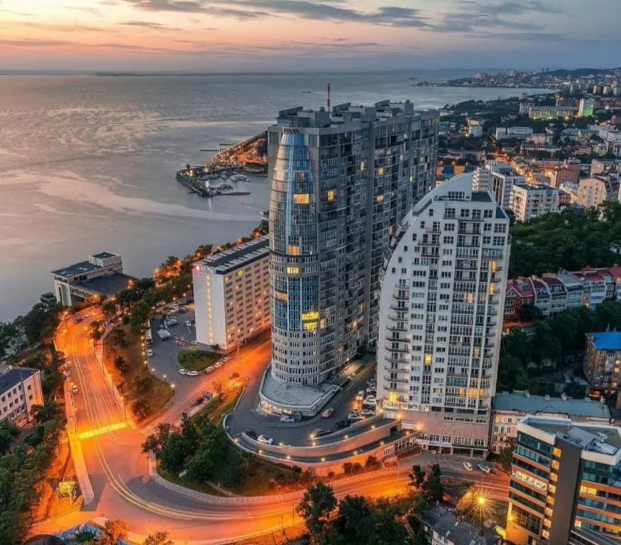 Шикарная квартира с видом на Золотой и Русский мост