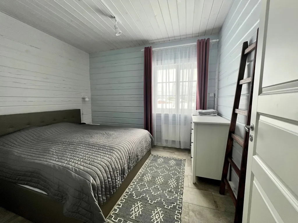 Уютный коттедж N8 с сауной и камином на озере Лунном