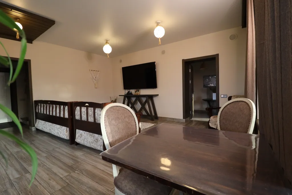 Виноград, дом на 6-8 человек в лесу