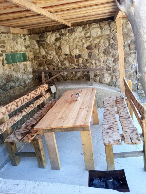 Деревянный домик- в невесомости