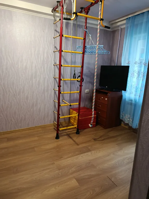 Чистая, уютная, трёхкомнатная квартира с евроремонтом и удобствами