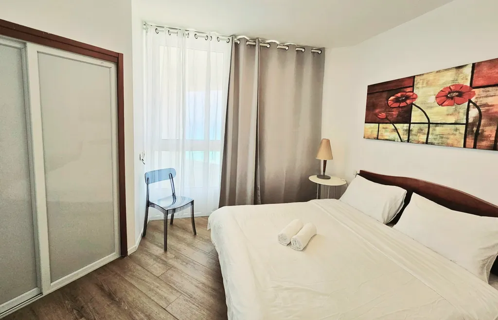 Апартаменты с балконом и видом на море, бесплатная парковка