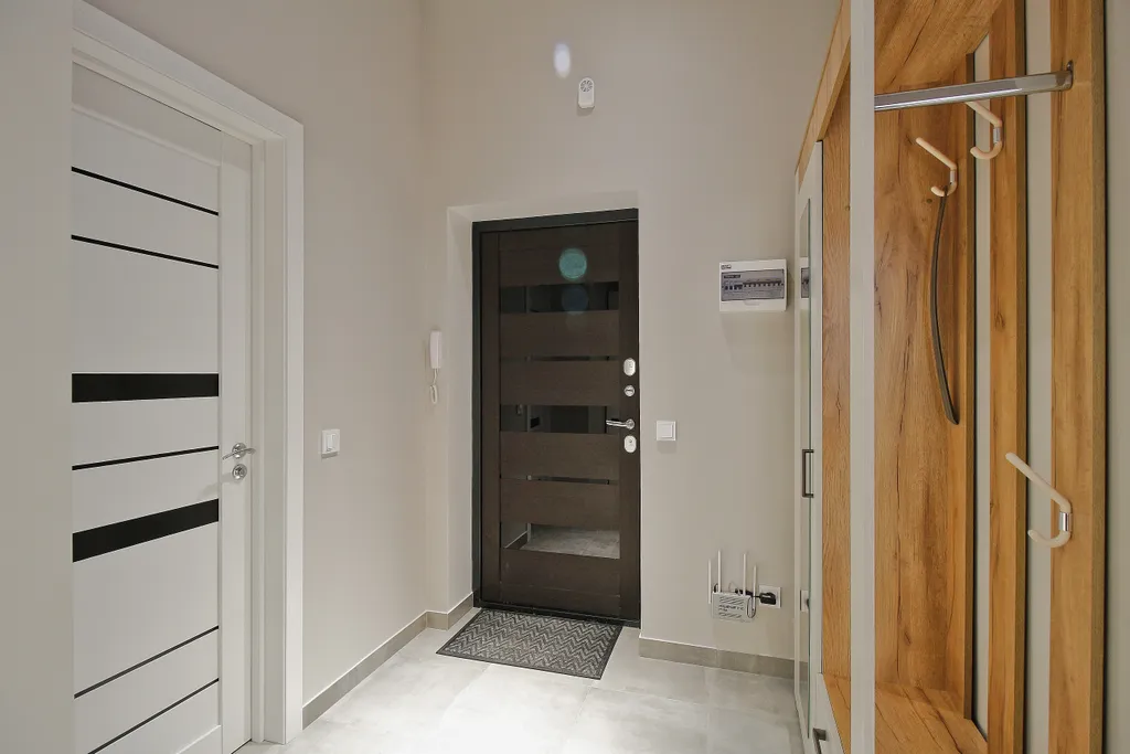 Студия с панорамными окнами в центре