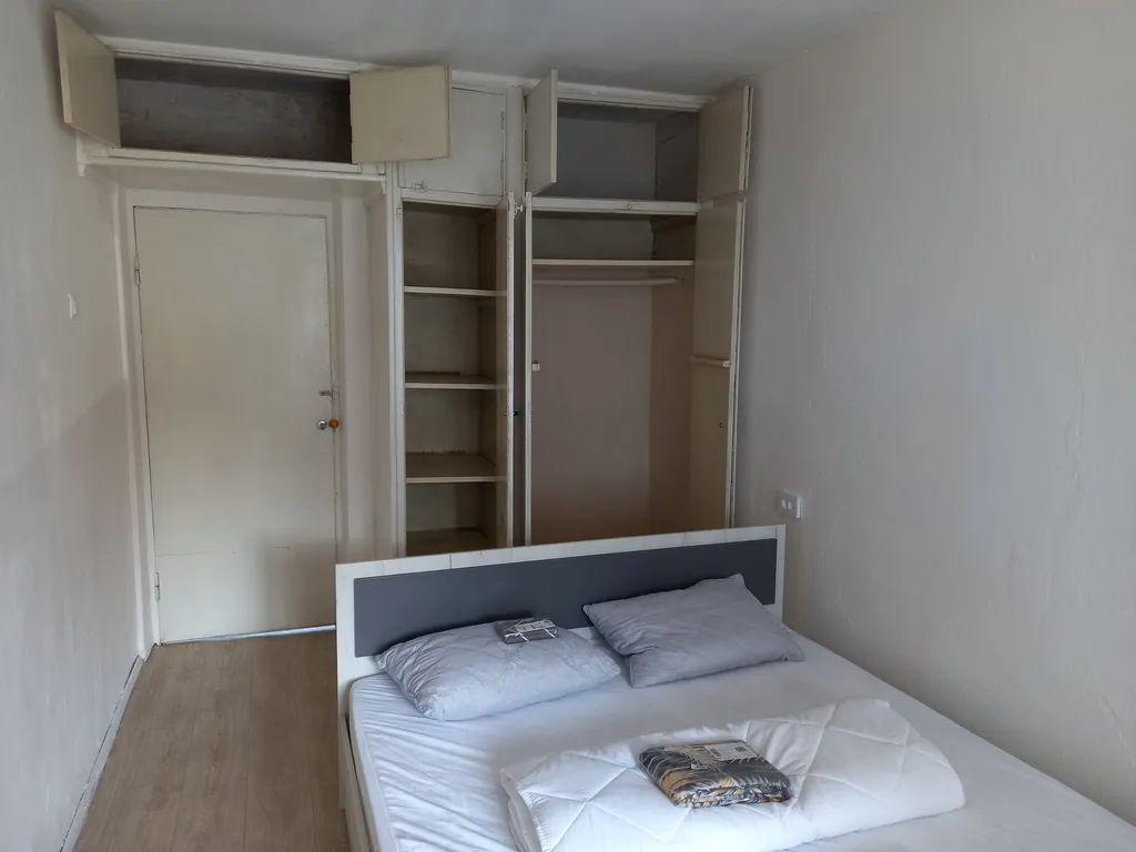 Двухкомнатная в центре, красивый вид на город и море