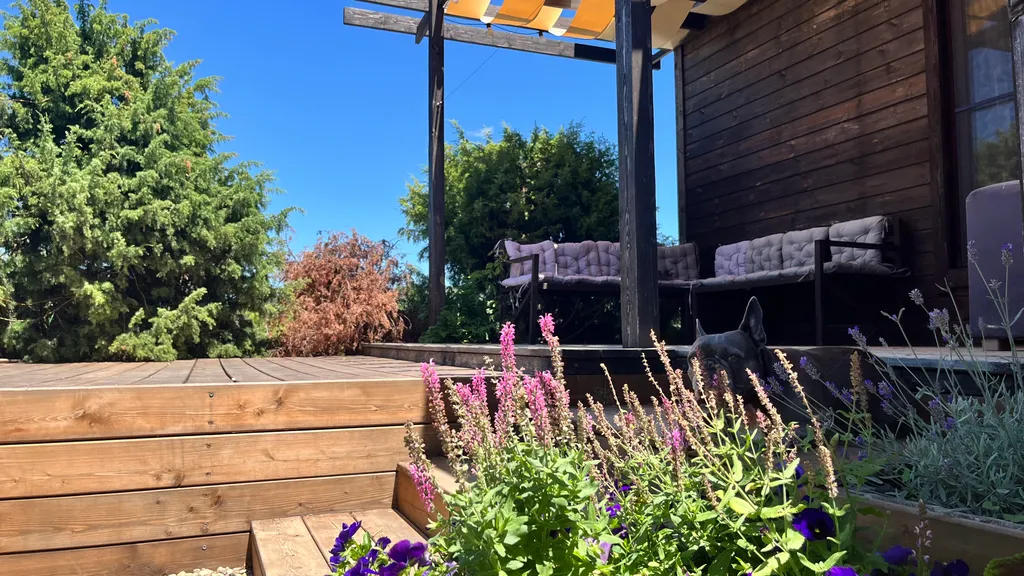 Уютная дача с видом на горы